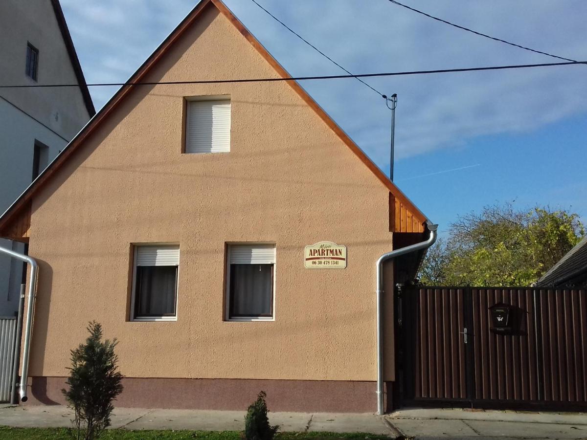 Moezsi Apartman Tolna Екстер'єр фото